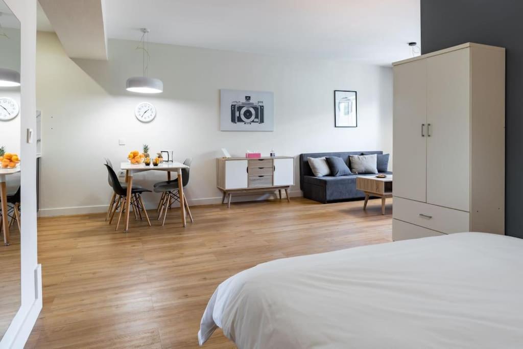 Large Comfy, Modern Studio 5 Min To Acropolis Athen Exterior foto