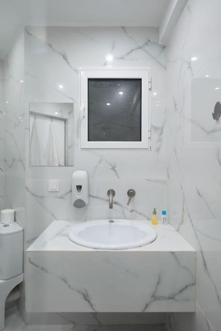 Large Comfy, Modern Studio 5 Min To Acropolis Athen Exterior foto
